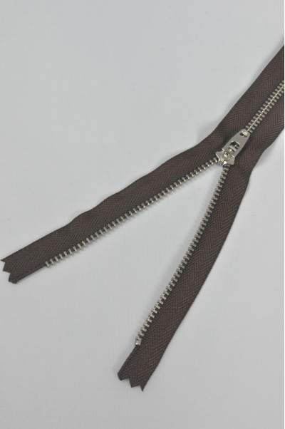 ZIP054  2號拉鏈   密尾拉鏈  銀色拉鏈  金屬密尾拉鏈  不設單獨拉鍊訂購 後面照